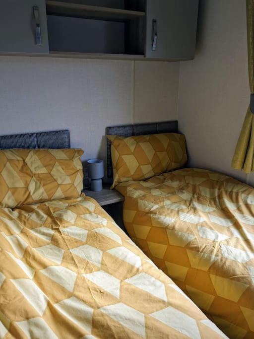 Beautiful Pet Friendly Southerness Caravan With Sea View & Decking Area Mainsriddle エクステリア 写真