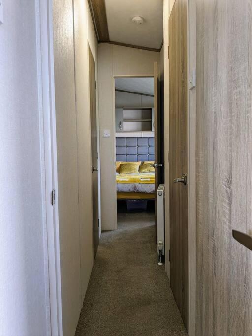Beautiful Pet Friendly Southerness Caravan With Sea View & Decking Area Mainsriddle エクステリア 写真